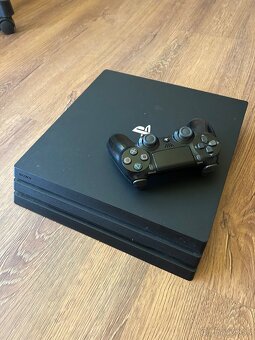 Playstation 4 pro 1TB - 3