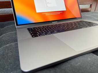 MacBook Pro 15" 2018, i7, 16GB RAM, 512 GB SSD v TOP stave - 3