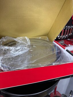 Edelbrock 14” Vzduchovy filter - 3