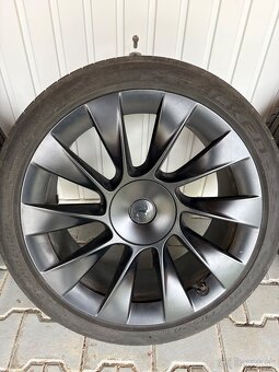 Predám Induction 20” originál Tesla Y kolesá 20x9,5J 5x114 E - 3