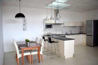 PRENÁJOM luxusný, veľký 2 izbový byt priamo na pešej zóne- - 3