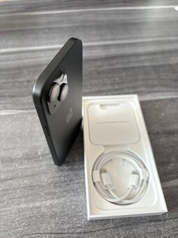 Predám iPhone 15, Black, 128GB - 3