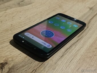 Motorola Moto E5 Play - 3