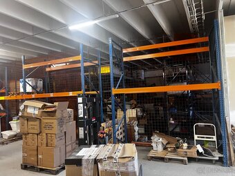 KOVOVÉ SKLADOVÉ REGÁLY - 3