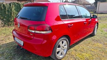 VW Golf 1.4 TSI 122k Highline 6 st. manuál - 3