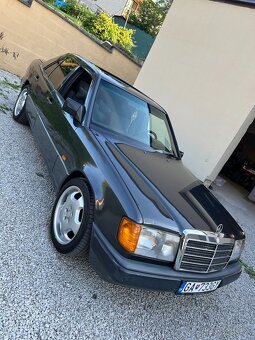 Mercedes W124 200e - 3