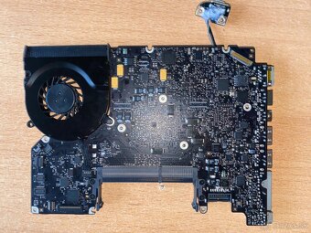Macbook 820-2936-A nefunkčná základná doska + repro + anténa - 3