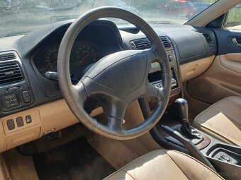 Mitsubishi Galant VIII interiér - 3