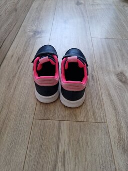 Botasky  adidas dievcenske 33 - 3