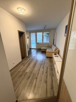 Na Prenájom útulný 1 izbový byt v Slovenskom Grobe 550,- Eur - 3