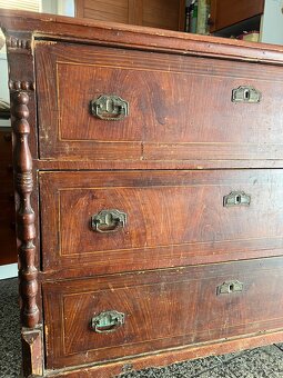 Starožitná komoda - 3