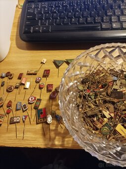 Predám zbierku odznakov - 3