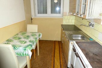 Na predaj 2,5 izbový tehlový byt v Cinobani - 3