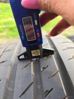 Pneumatiky 235 40 18 letné Zn.continental - 3