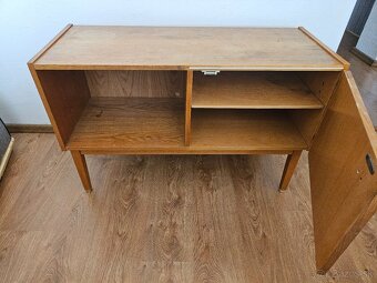 Predám skriňu +stolik - 3