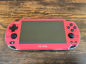 PS Vita 1100 red / black - 3