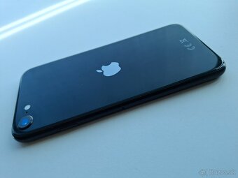 iPhone SE 2020 128GB Black - 3