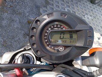 Yamaha fz6 - 3