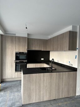 Dvaja skúsení montéri kuchýň hľadajú prácu. Montáž nábytku - 3