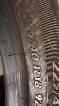 Predám 1ks jazdená zimná 225/40r18-92V Matador - 3