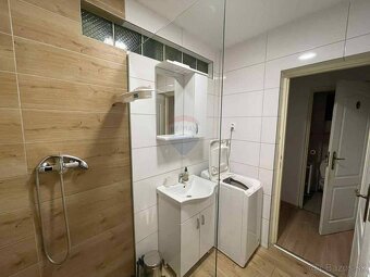 =RE/MAX= ponuka na prenájom útulný 3-izbový byt v centre Trn - 3