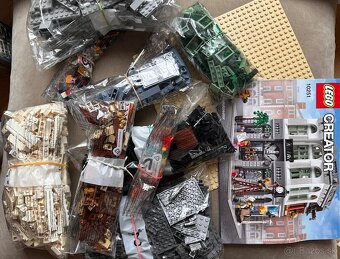 Lego Creator 10251 Brick Bank - 3