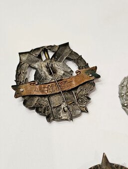 partizánske odznaky - 3