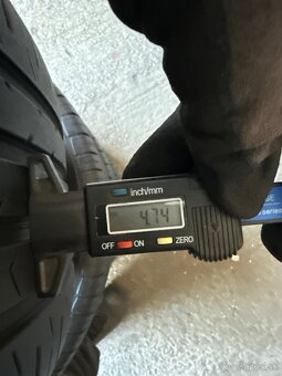 Letné pneu 225/60R17 viem aj prezuť - 3