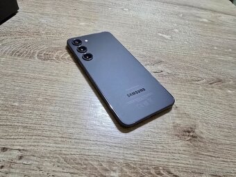 Samsung s23 5g v super stave nema skoro ziadne znamky pouziv - 3