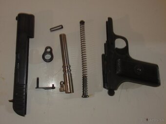 Pištol Tokarev TT33 - 3