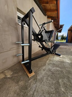 Legpress šikmý 45° s vodiacimi kolieskami - 3