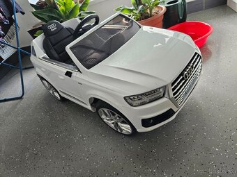 Elektrické autíčko Audi Q7 - 3