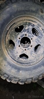 Predám gumy s disky 30x9.5 r15 - 3