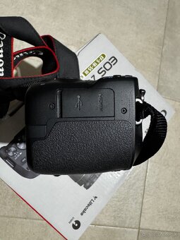 Canon EOS 250 D - 3