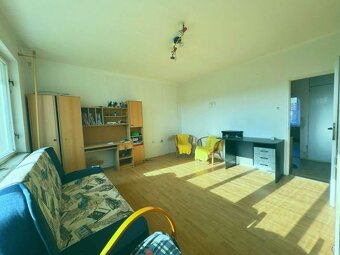 Na predaj 3 izbový tehlový byt s vlastným kúrením, Dulovce - 3