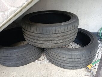 Goodyear 225/40R18 - 3