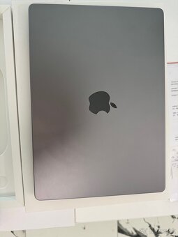MacBook Pro 14” M1 Pro 512 GB, SK klávesnica – 98 % batéria - 3