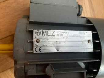 Predám elektromotor MEZ 180W - 3