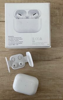 Apple AirPods Pro - 3