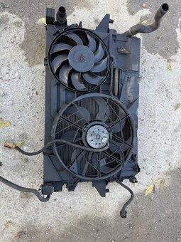 Predám - rozpredám VW T5 , DSG, verzia LONG, ťažné 2500 kg - 3