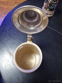 Predám kameninový pivný krčah z viečkom - 3