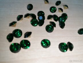 Rhinestones strasove kamienky - emerald - 3