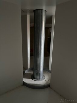 Starý biely otočný regál - 3