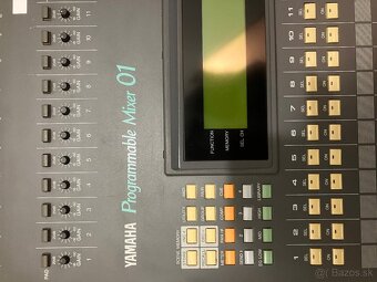 Predam digitalny mixpult Yamaha 01 Programmable - 3