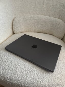 Predám MacBook Pro 14" (2023) - M2 Pro, 16GB RAM, 512GB SSD - 3