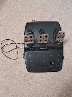 Logitech volant, pedále, ručná paka - 3