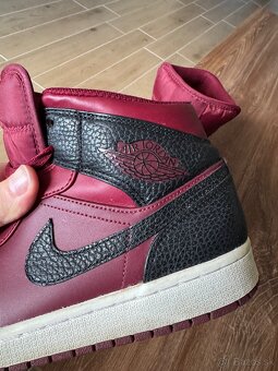 Nike Air Jordan 1 mid burgundy tenisky veľkosť 44 - 3