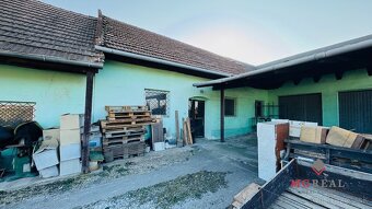Na predaj rodinný dom Malé Uherce vhodný aj na podnikanie - - 3