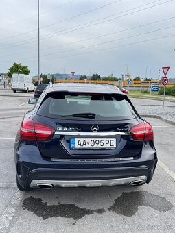 MERCEDES BENZ GLA 200d 4Matic automat - 3