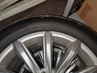 VW London a pneu Goodyear 215/55 R17 nové - 3